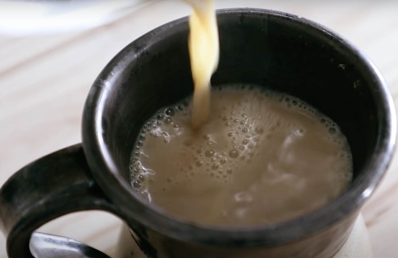  Crni čaj s mlekom i začinima dobar za cirkulaciju 
