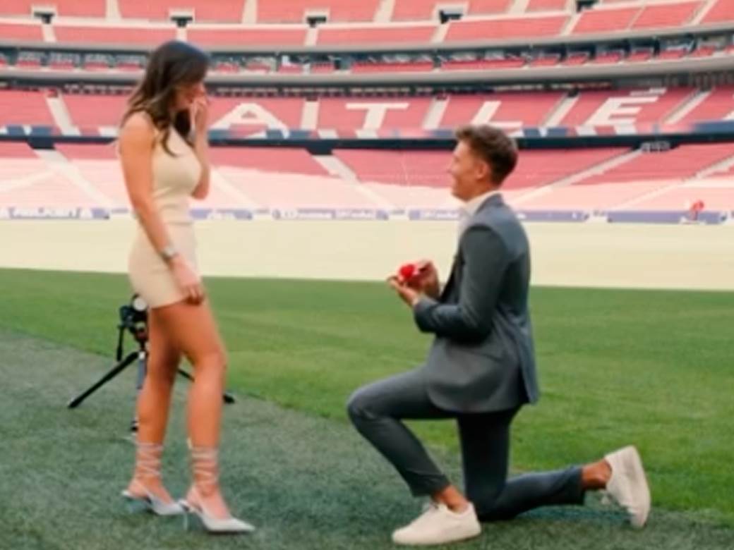  Markos Ljorente zaprosio devojku na stadionu Vanda Metropolitano 