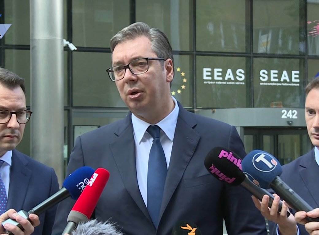  Aleksandar Vučić na sastanku sa Kurtijem u Briselu 
