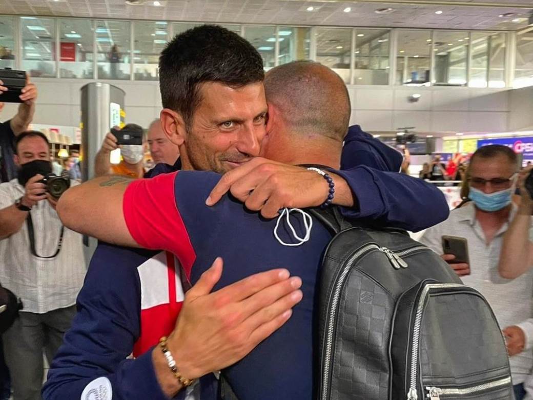  Novak Đoković i Dejan Stanković susret na aerodromu 