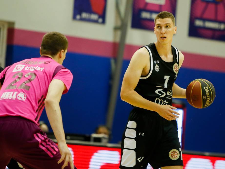  Partizan produžio ugovor sa košarkašem Aleksom Stepanovićem 