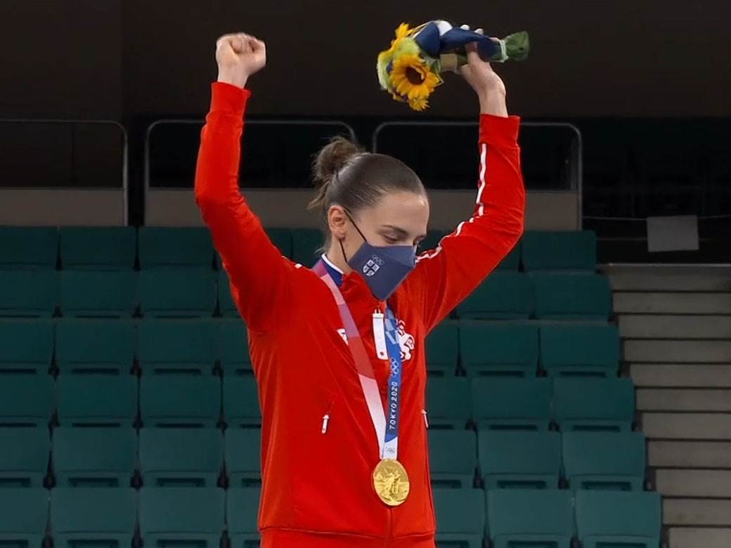  Jovana Preković olimpijska šampionka u karateu uručenje medalje i himna Bože pravde 
