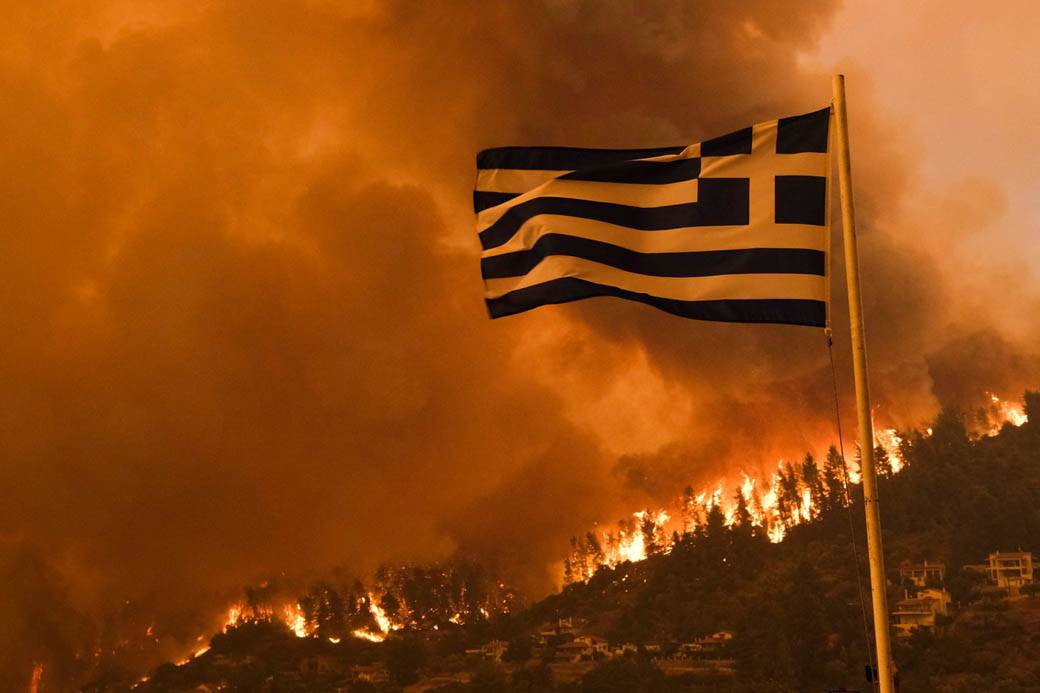  Dečak optužen za podmetanje požara u Grčkoj 