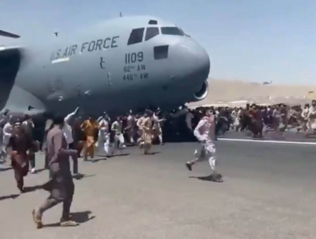  Napadnut italijanski avion u Avganistanu 