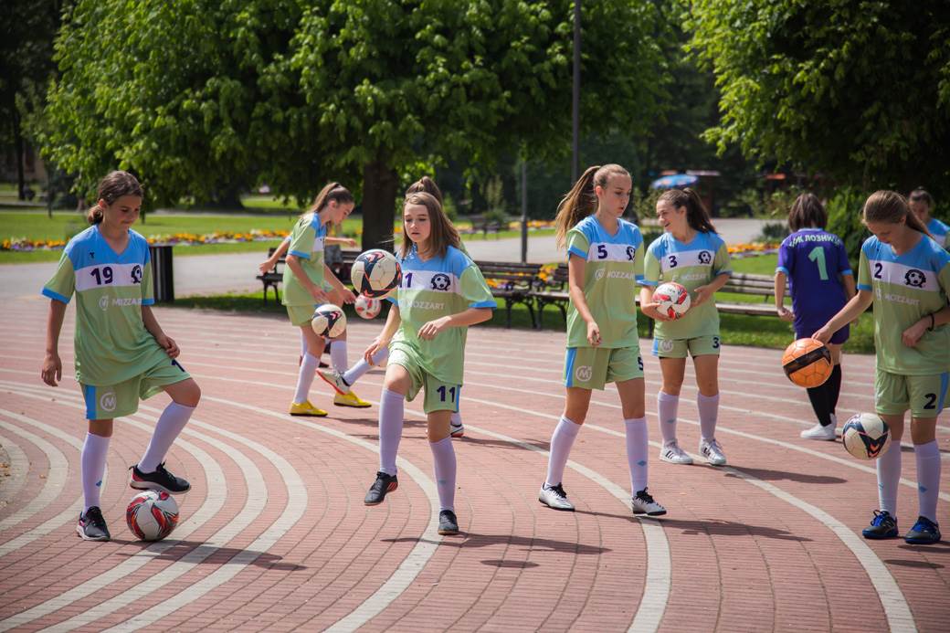  UEFA nagradila projekat fudbal je za sve fudbal je za devojčice 