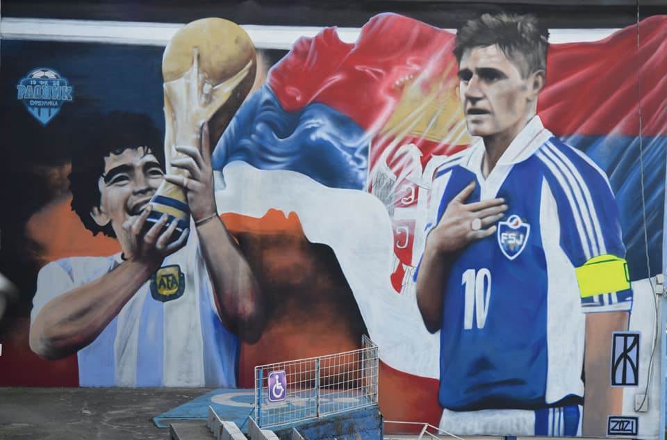  Mural Piksija i Maradone na stadionu Radnika 
