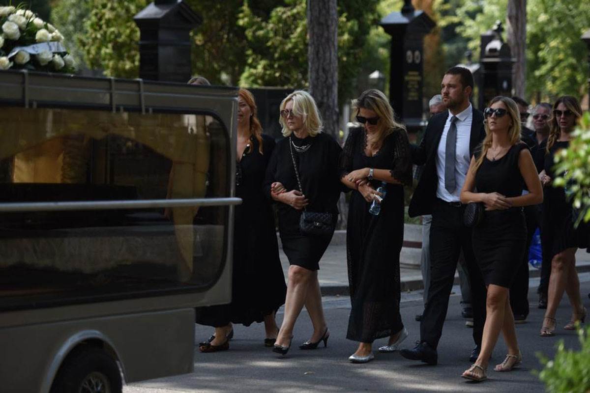  Merima na sahrani bivšeg muža 