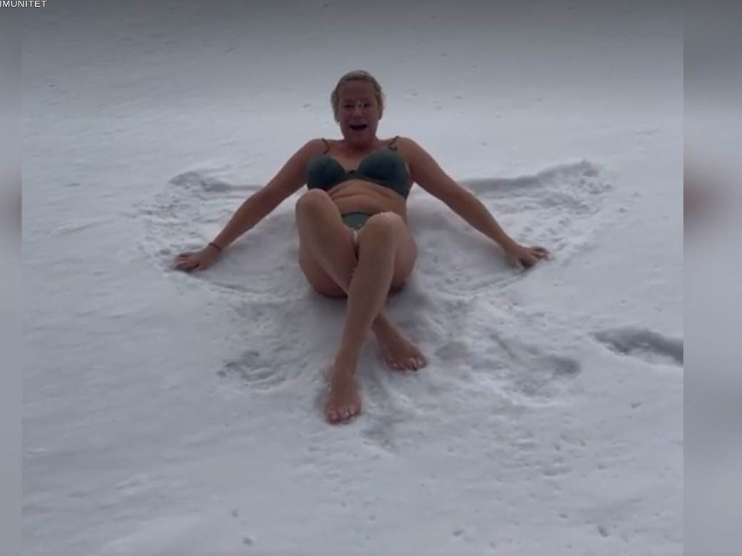  Ruska političarka se valja u snegu 