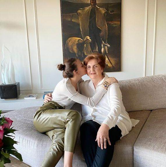  Emina Jahović prodala kuću u Novom Pazaru za 760000 evra - Instagram/yaemina 