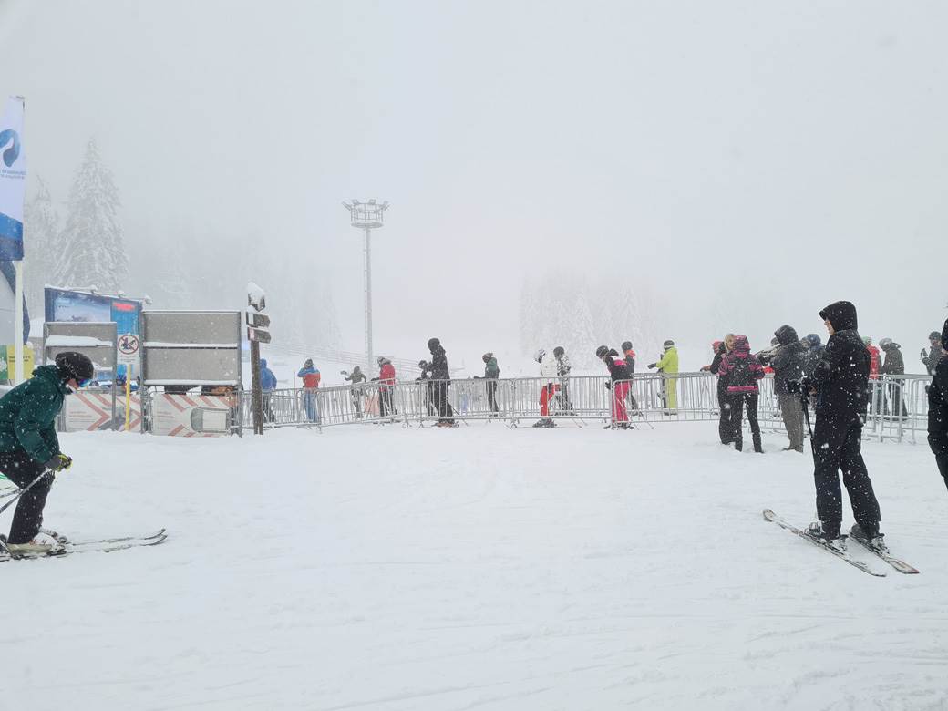  Cena ski pasa na planinama u Srbiji 
