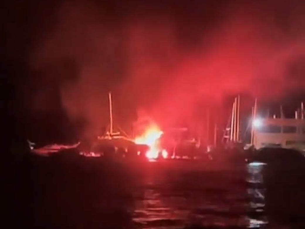  Požar zahvatio brodove u Tivtu 