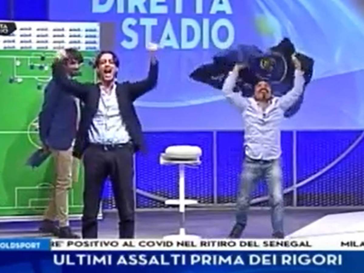  Komentator slavi pobedu Intera protiv Juventusa 