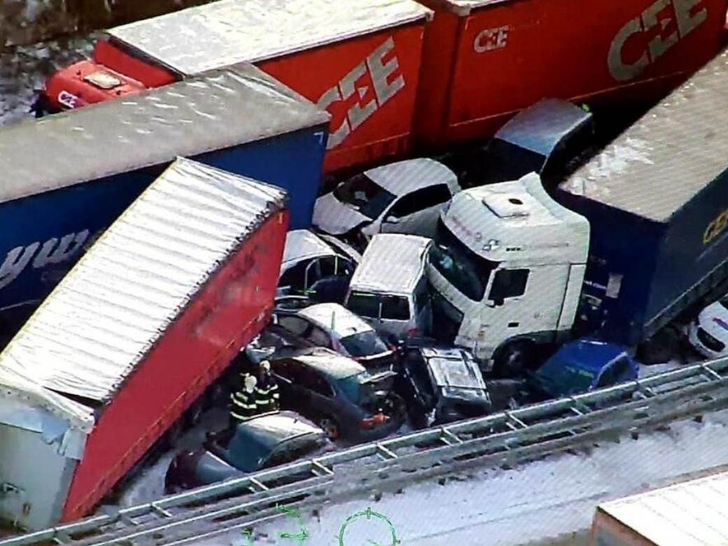  Ogromna saobraćajna nesreća u Češkoj 