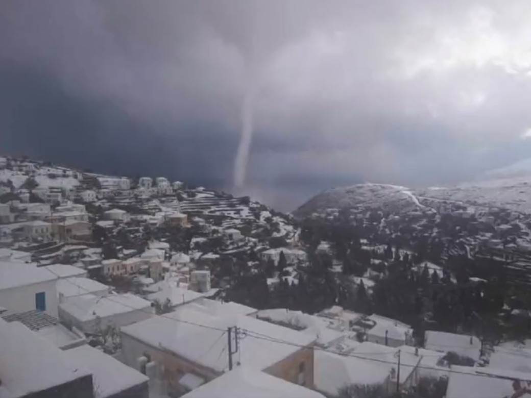  Grčku pogodio snežni tornado 
