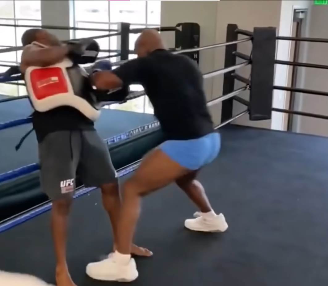  majk tajson trening brzina snaga udarci video boks roj dzons borba 