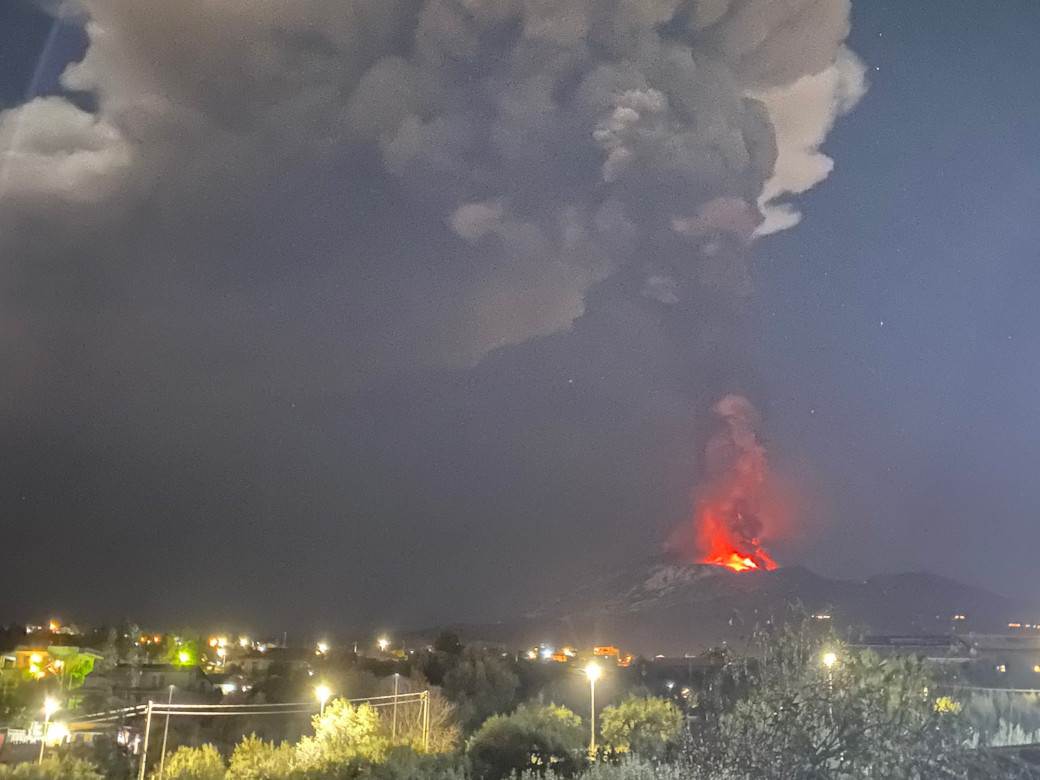  Proradio vulkan Etna 