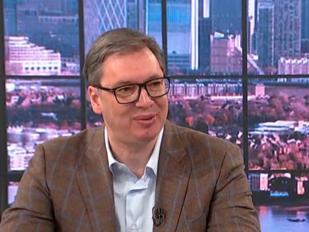  Aleksandar Vučić o platama i penzijama 