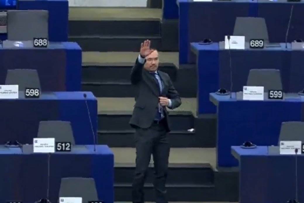  Nacistički pozdrav u Evropskom parlamentu 