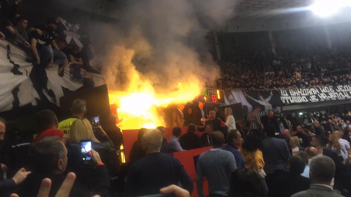  Požar u loži Čaira na finalu Kupa zbog baklje 