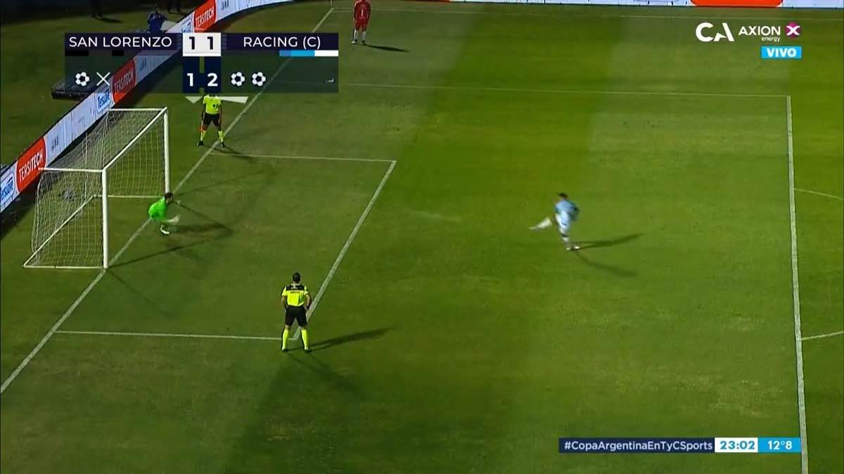  Argentinski fudbaler pocepao mrežu sa penala - twitter/screenshot/@Copa90 
