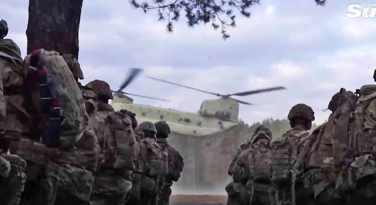  Britanski oficiri pomažu Ukrajini 