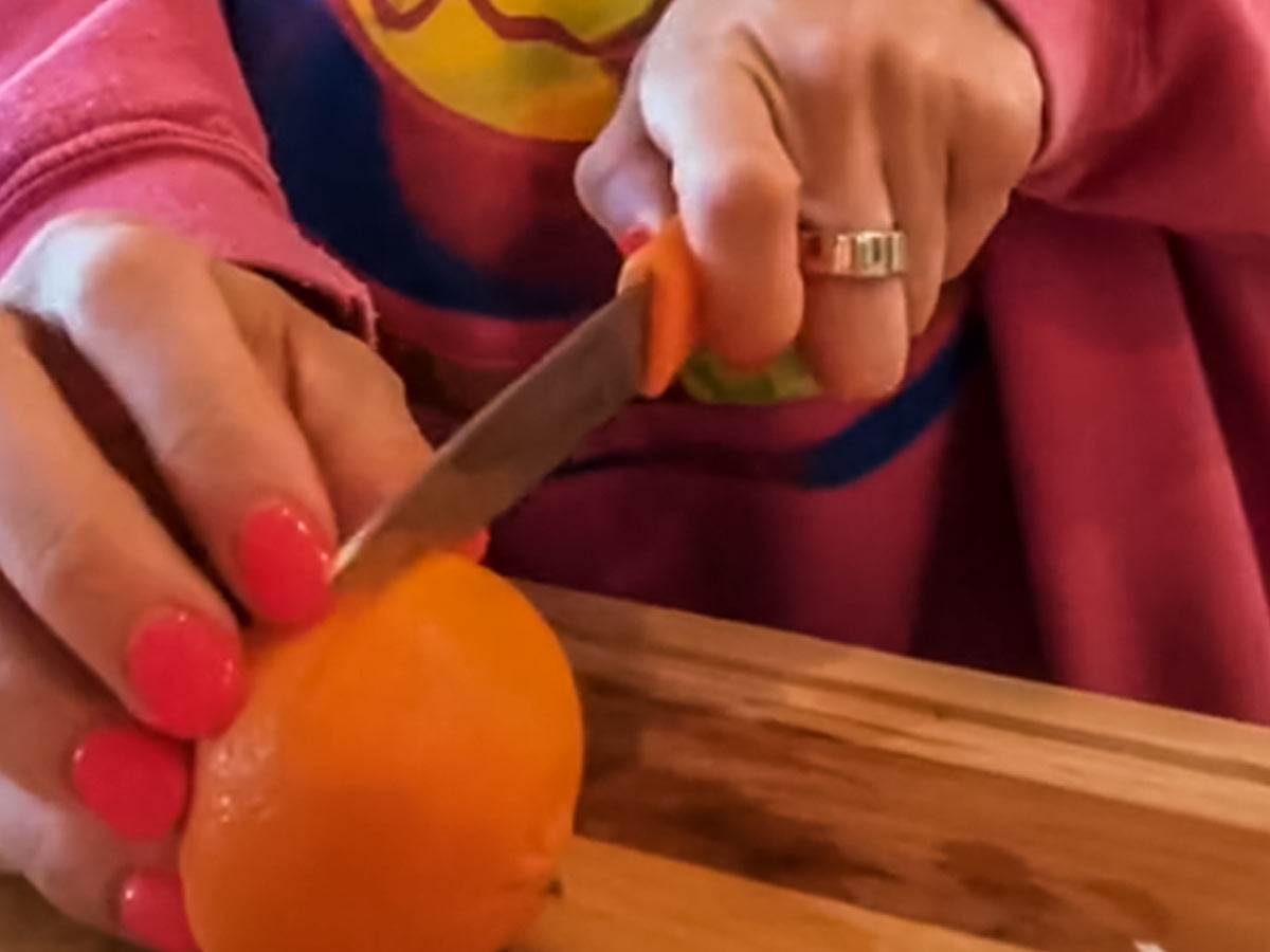 Kako najlakše očistiti pomorandže 