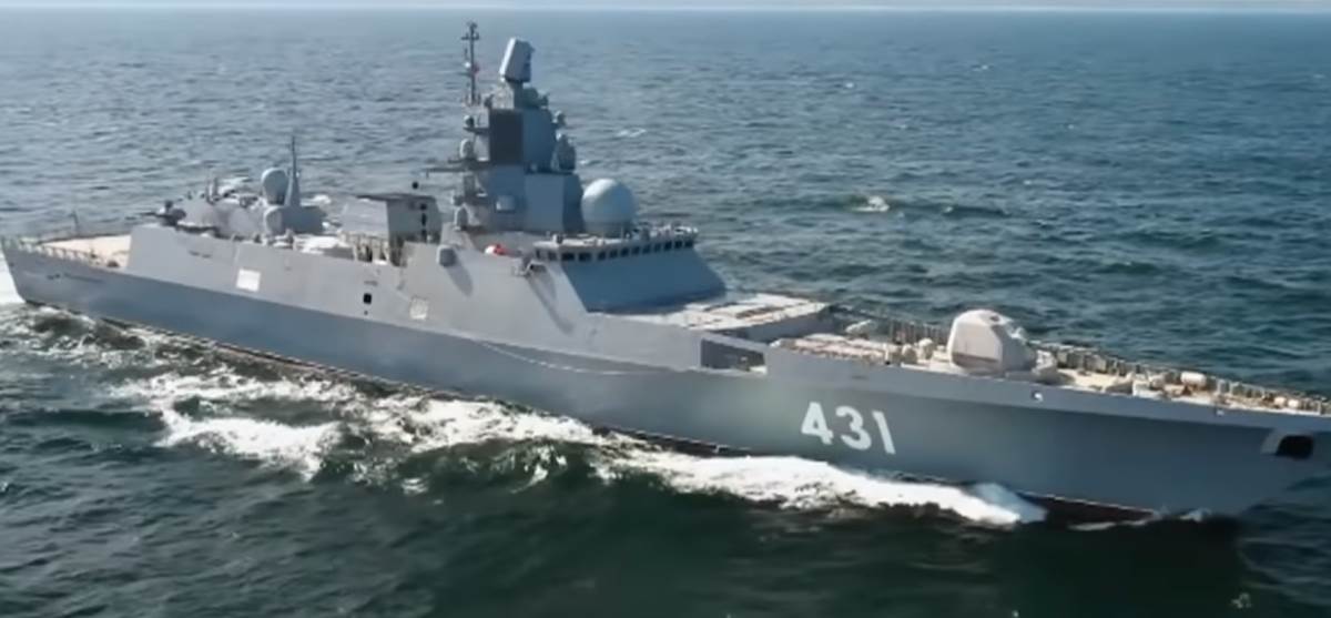  Ruski ratni brod kod Zmijskog ostrva 