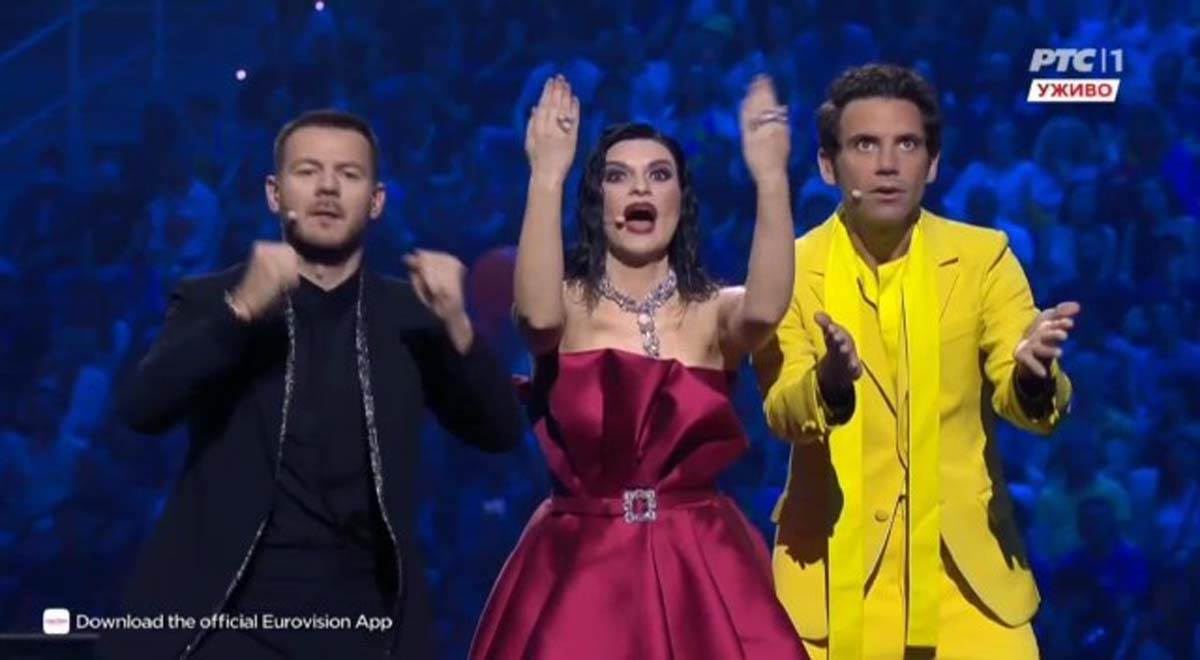  Voditeljka Evrovizije Laura Pausini igra kao Konstrakta 