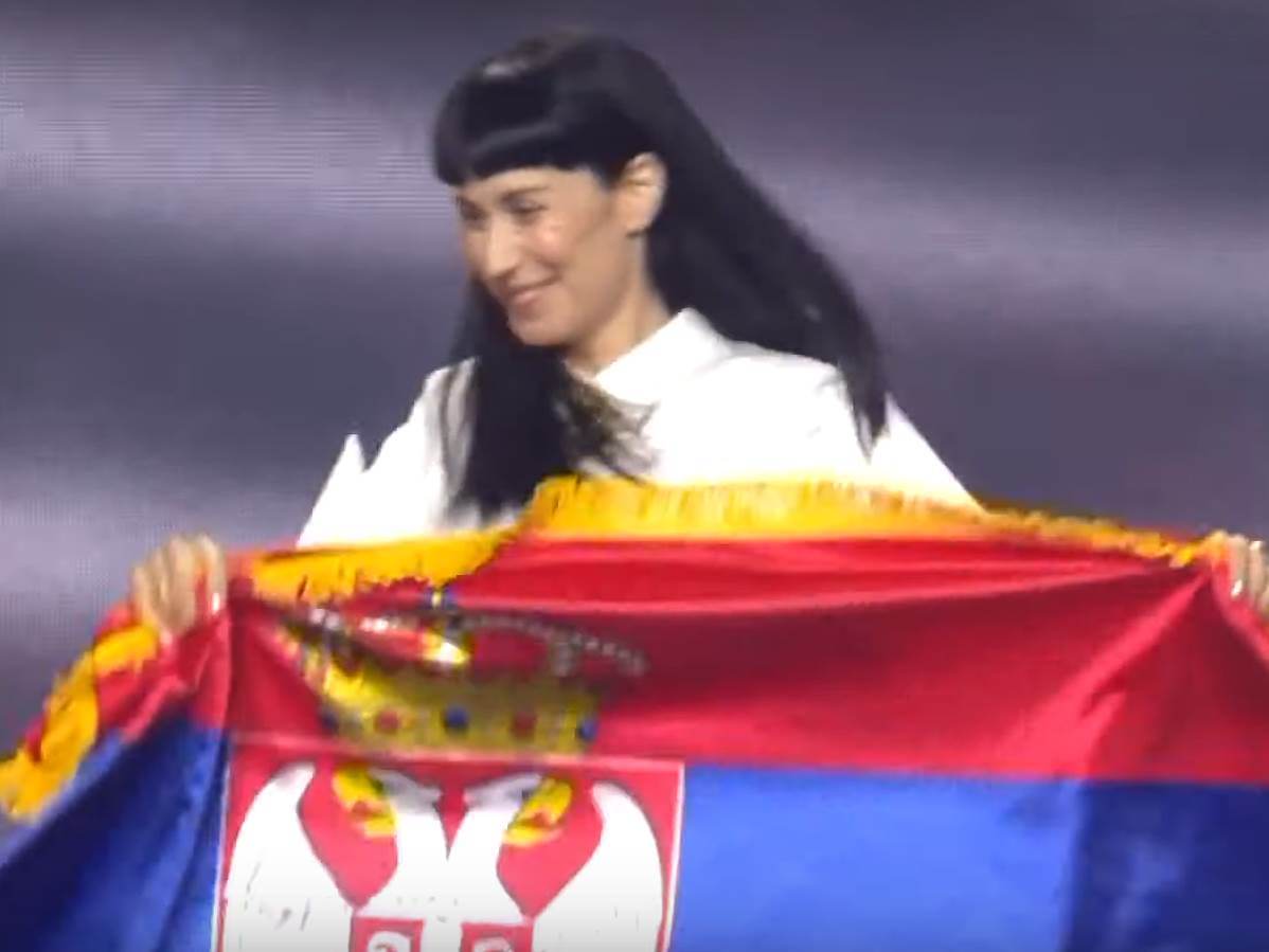  Konstrakta sa srpskom zastavom na Evroviziji 