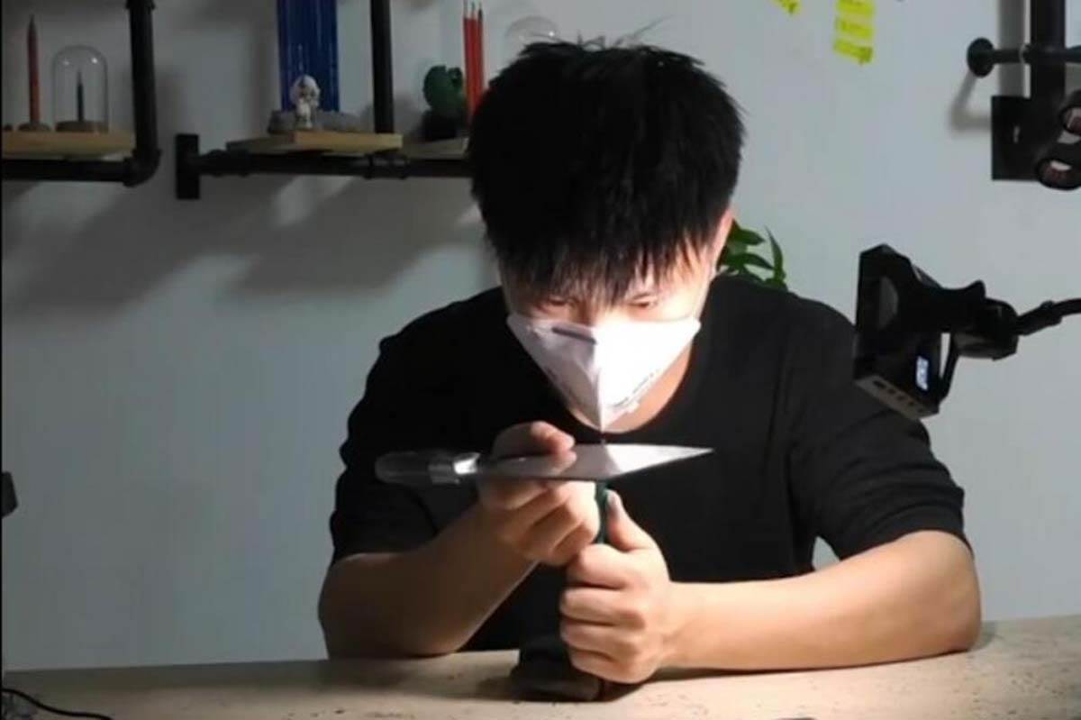   Pogledajte kako umetnik nožem i olovkom stvara umetničko delo VIDEO 