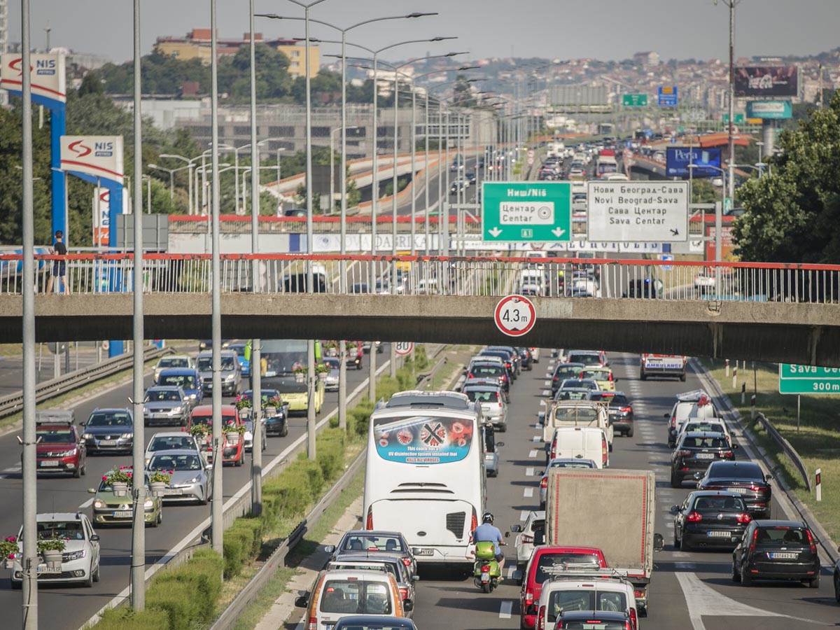  Autoput kroz Beograd pretvoren u gradsku saobraćajnicu 