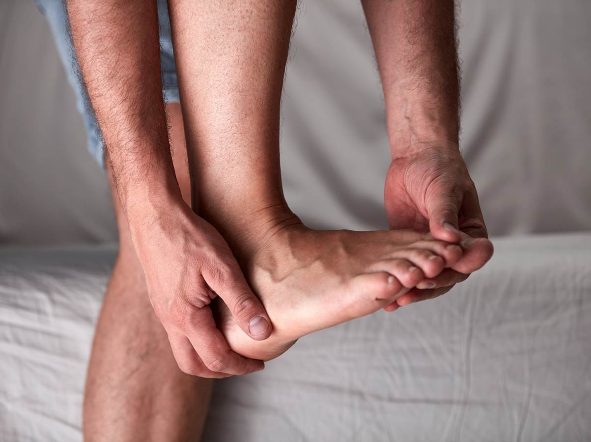  Simptom visokog holesterola na stopalima 