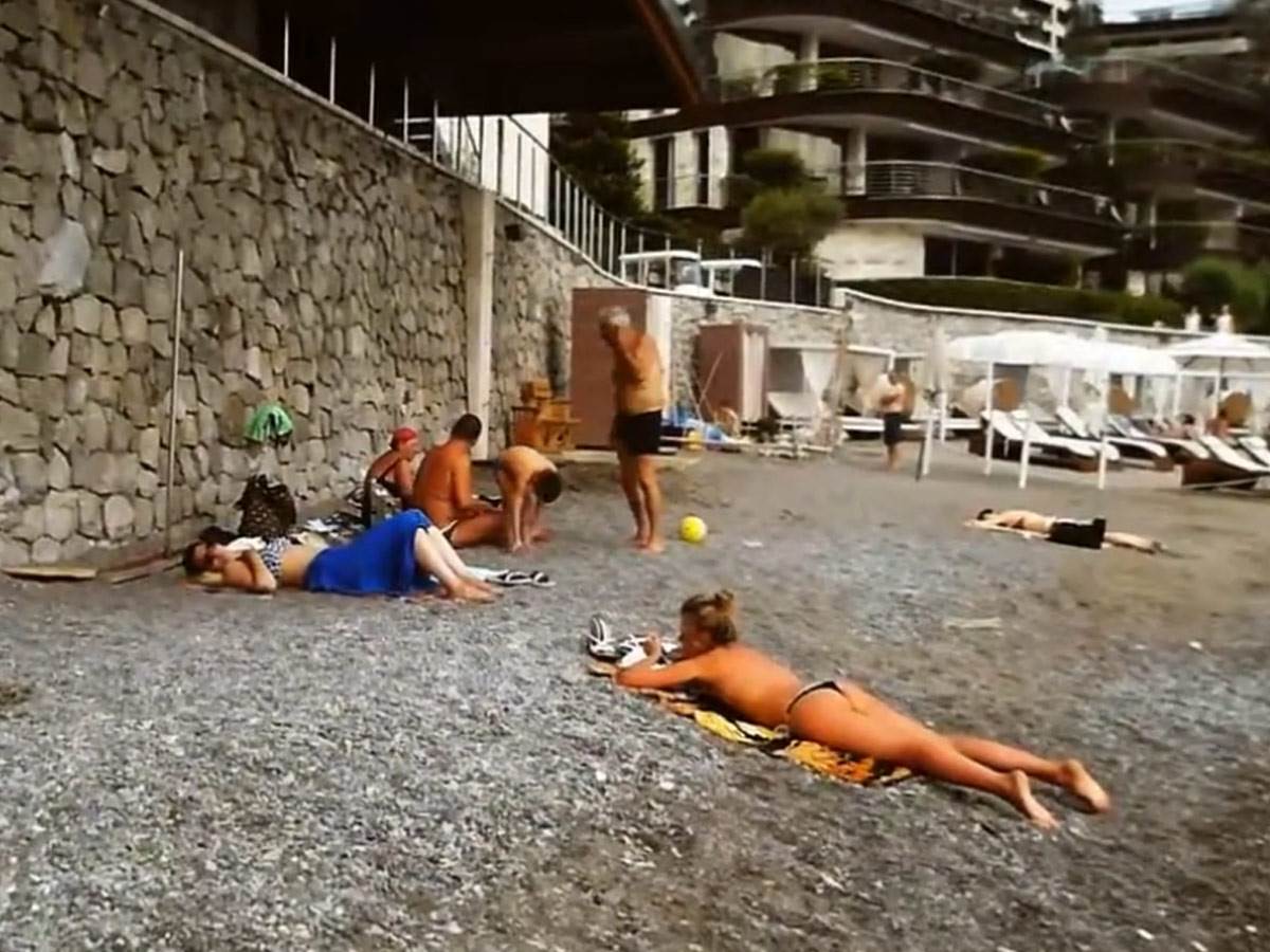  Kazna 200 evra za šetnju u kupaćem po Budvi 
