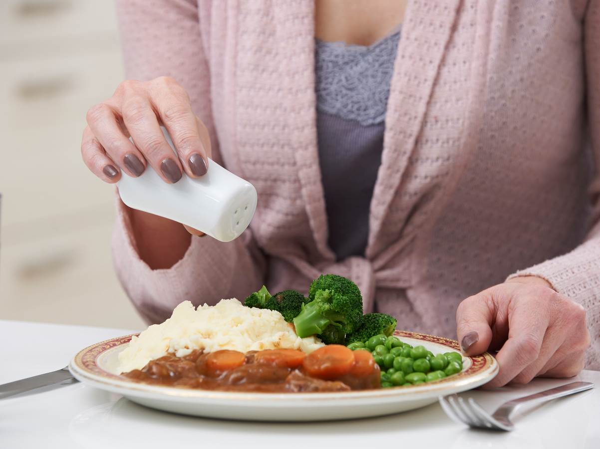  Dodavanje soli u hranu skraćuje život 