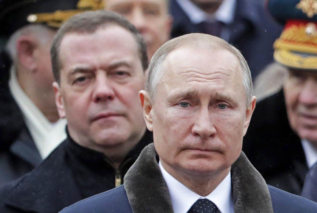  Medvedev o hapšenju Putina 