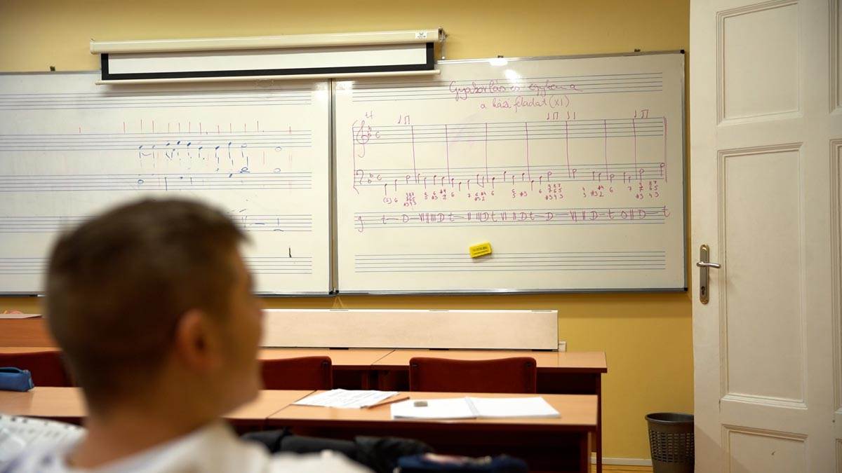  Muzička škola u Subotici SPREMNO DOČEKUJUE NOVE GENERACIJE Prepoznajte talenat kod svoje dece 