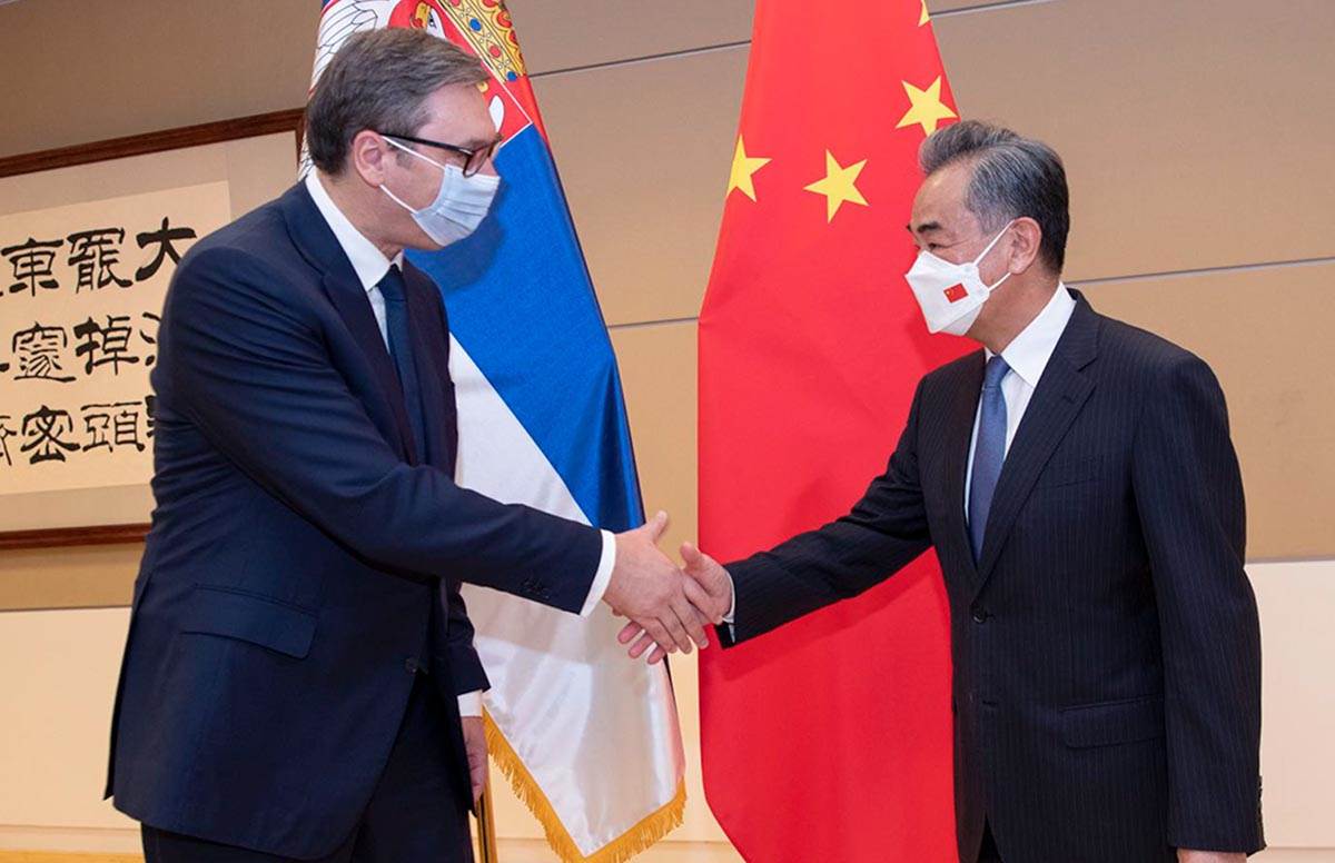  Predsednik Vučić se sastao sa šefom kineske diplomatije 