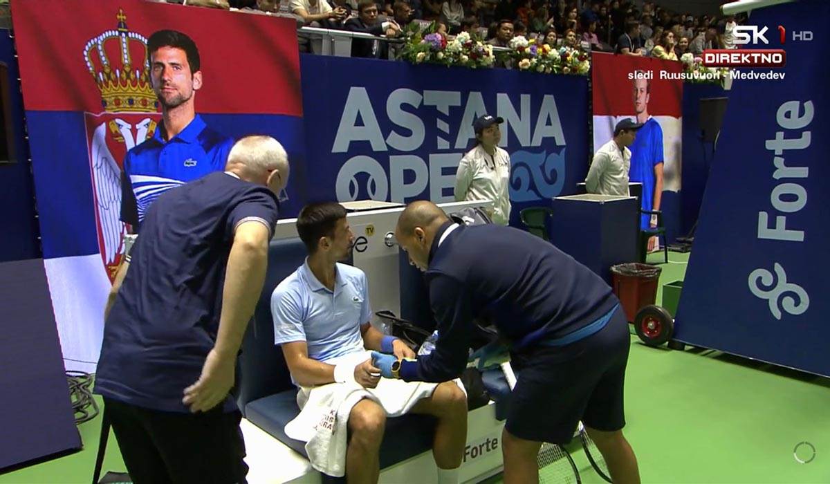  Novak Đoković tražio lekarsku pomoć na turniru u Astani 