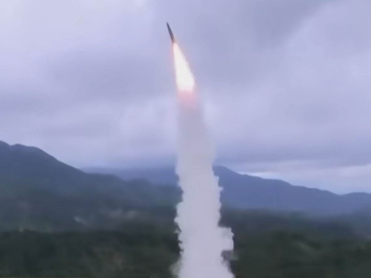  Severna Koreja ispalila 10 projektila 