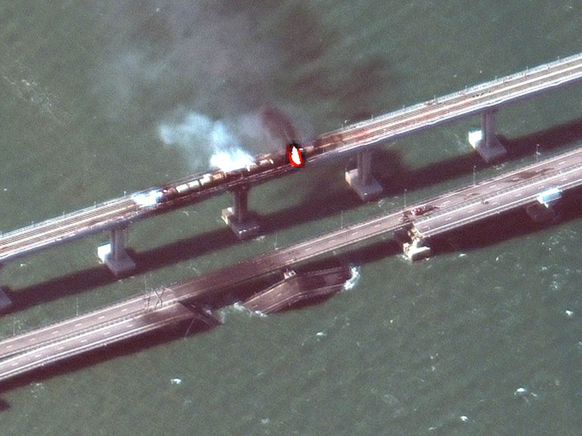  Satelitski snimci razorenog mosta na Krimu 