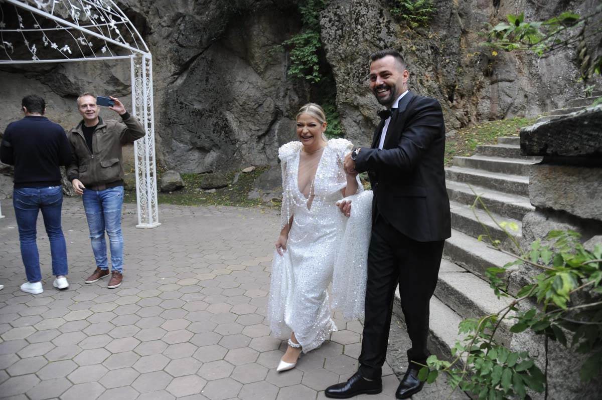  Vanja Mijatović se udala u crkvi u Dubaiju 
