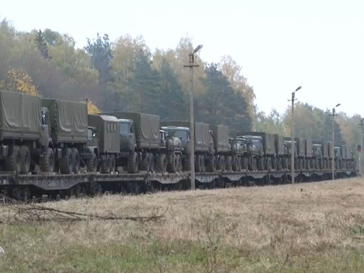  Oko 170 tenkova, do 100 topova i minobacača kalibra preko 100 mm, do 200 borbenih vozila i 9.000 vojnika stići će iz Rusije u Belorusiju kao deo „regionalne grupacije trupa“. 