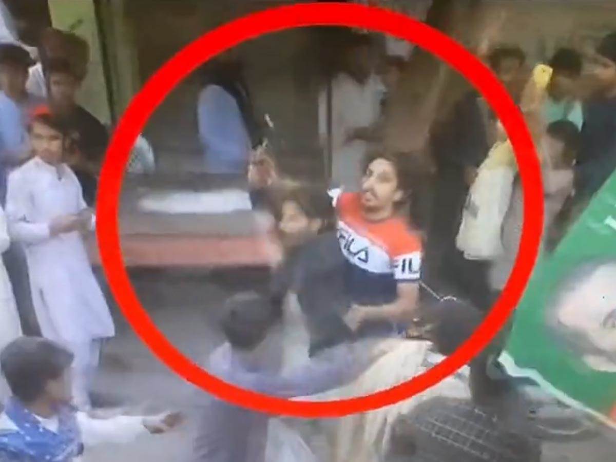  Snimak napada na bivšeg premijera Pakistana 