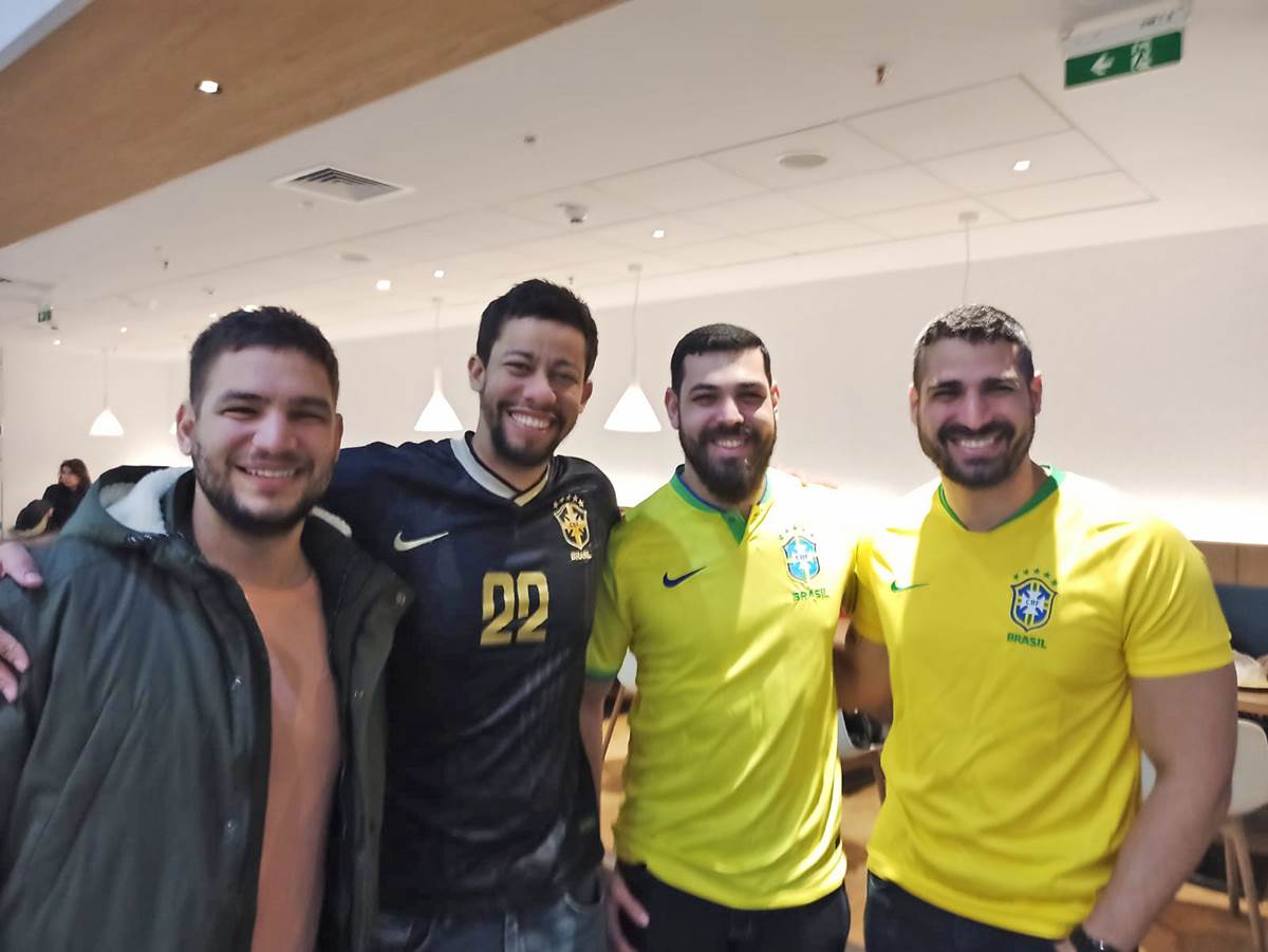  MONDO reportaža Brazilci na aerodromu u Beogradu krenuli na Svetsko prvenstvo 