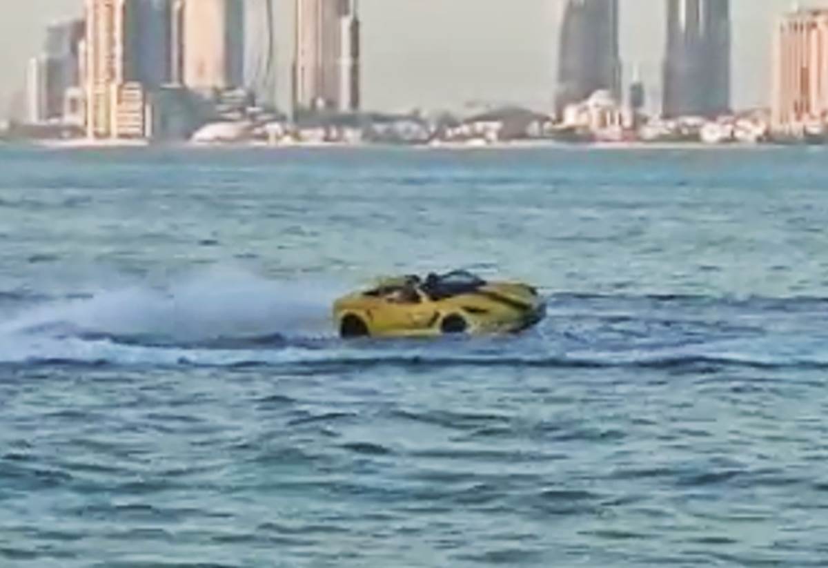  Ferari na vodi u Kataru 
