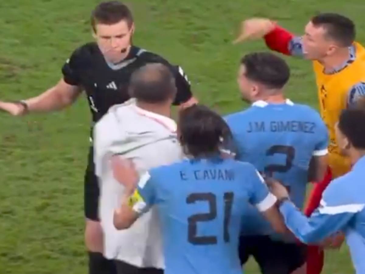 Fudbaleri Urugvaja pretili sudijama posle ispadanja sa Svetskog prvenstva 