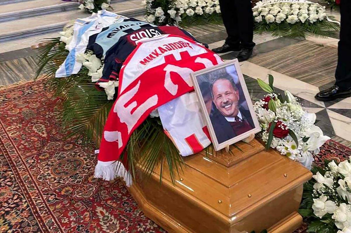  Zvezdin dres na sahrani Siniše Mihajlovića 