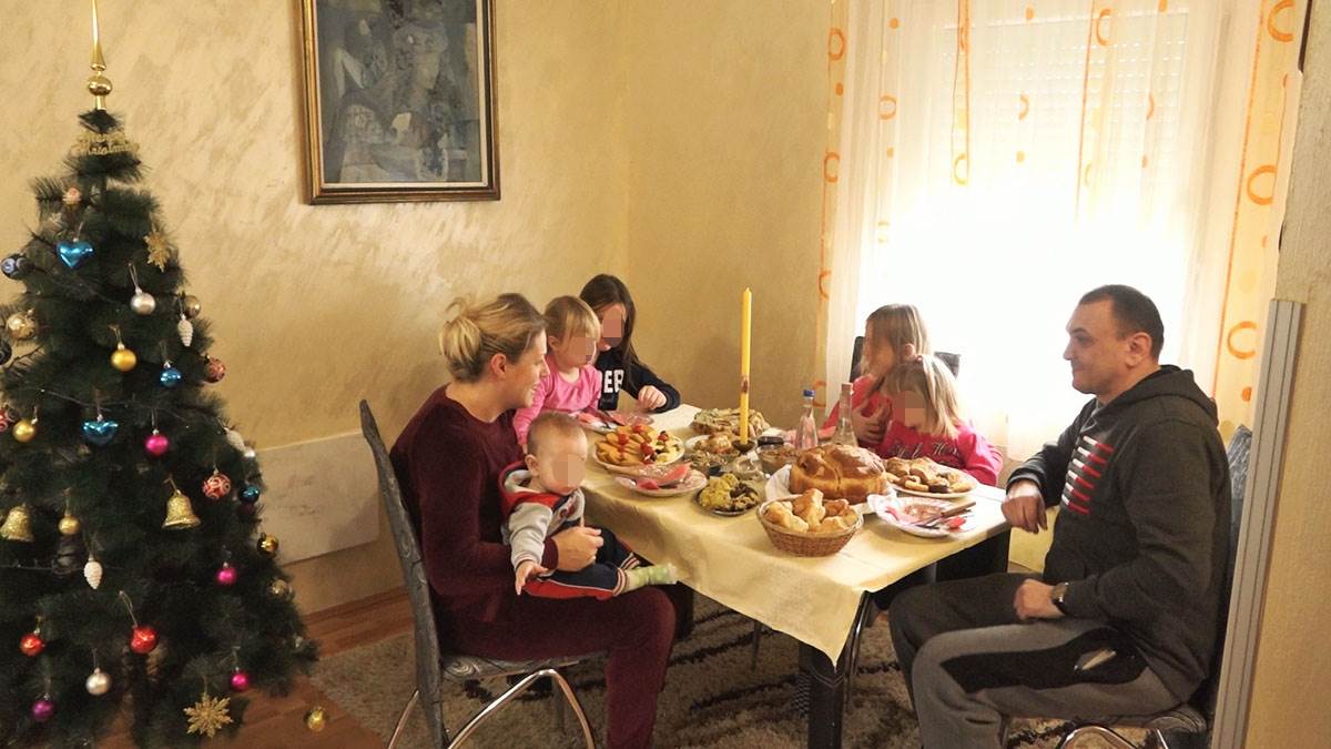  Porodica Kaplarević slavi Svetog Nikolu 