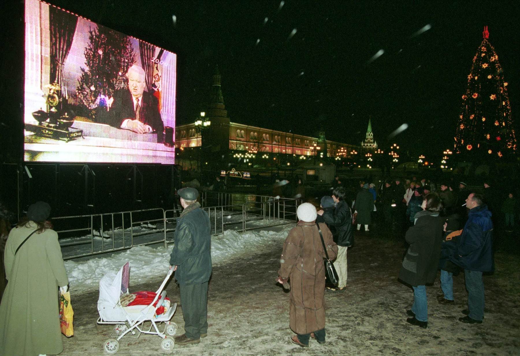 31 декабря 2002 г. Новогоднее обращение Ельцина 2000. Новогодние обращение президента России Ельцина 1999 года. Новогоднее обращение Ельцина и Путина 2000.