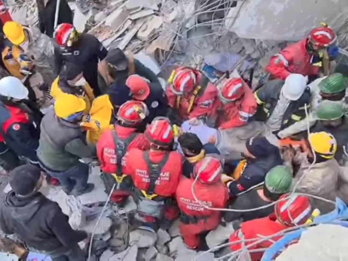  Srbi izvukli devojku ispod ruševina u Turskoj 